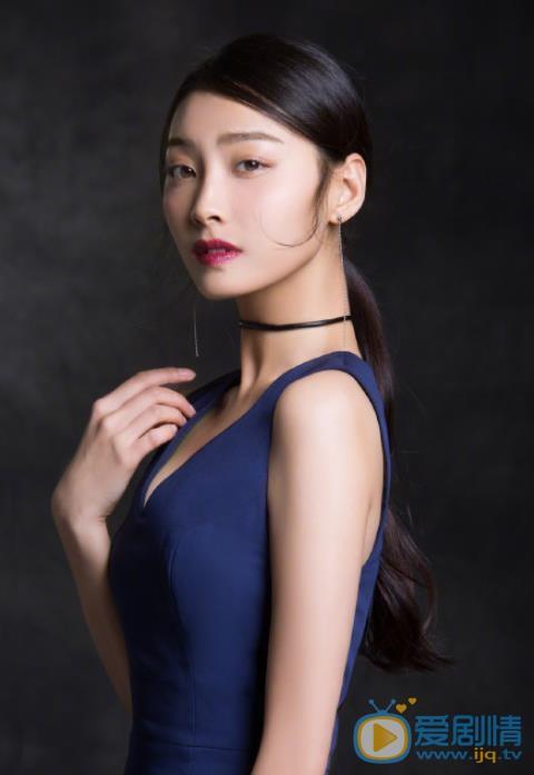 褚旭个人资料简介_褚旭图片写真_生活照_家庭背景-明星库