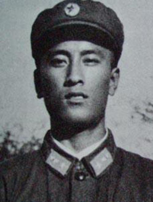 李良辉出生于1940年,河北人.
