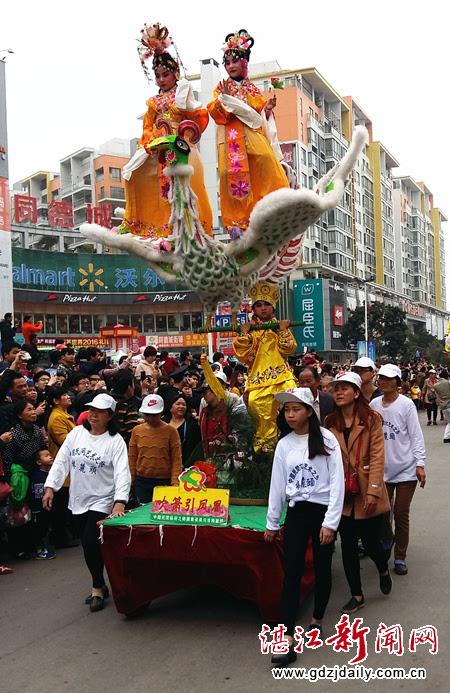 吴川举办首届粤西年例文化节 十万群众闹元宵