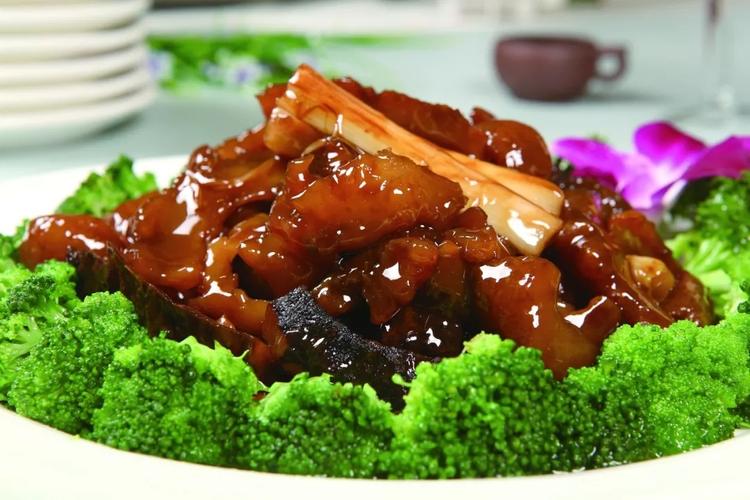 鲁菜代表:葱烧海参