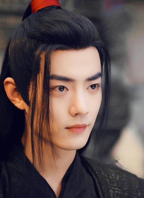 肖战古装亮相惊艳众人新剧三大震撼点惹人期待礼物4亿达成