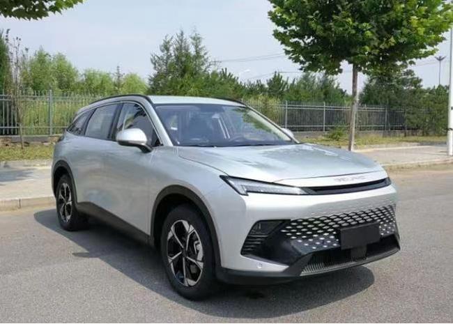 北汽全新suv全球首款搭载鸿蒙系统的燃油车征名活动进行时