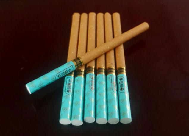 细支雪茄烟泰山中海御叶品鉴外观设计尊贵大方入口柔顺香气清新醇和