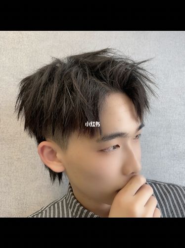 2021男士钢夹烫77狼尾发型_发型_狼尾_钢夹烫_男士发型_桂林自由行