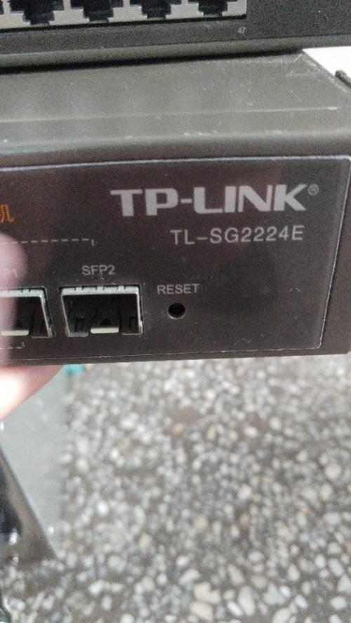 tp-link tl-sg1048  tp-link tl sg2224e两台