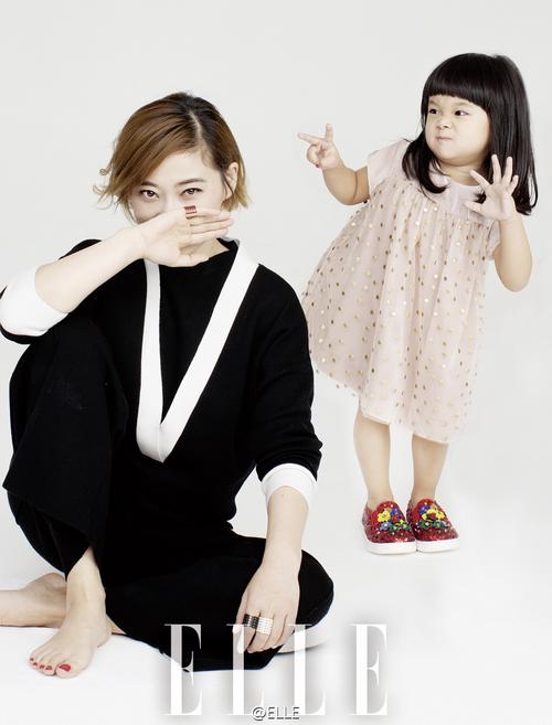 通过《妈妈是超人》产后复出的梅婷急速瘦身20斤,穿起elle准备的