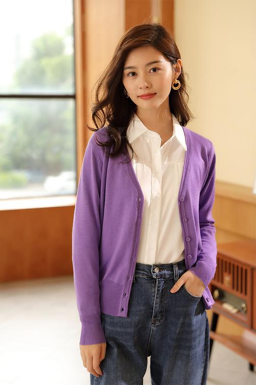开衫针织女流行色穿搭春秋薄毛衣ins韩范港风紫色法式