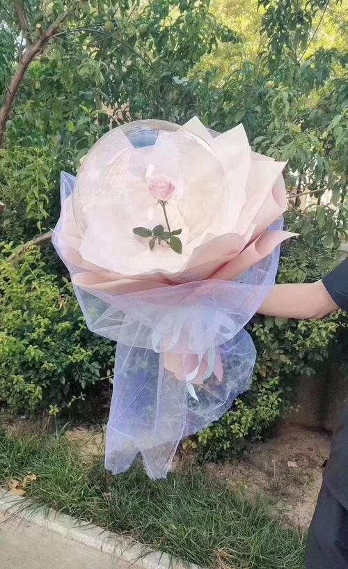 抖音送玫瑰花怎么搞成一圈的(送你花花表情包)