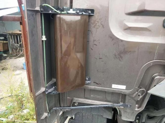 专用油箱柴暖解放j6pjh6导流隐藏备用油箱