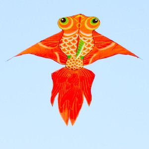 潍坊风筝烫金金鱼风筝三角风筝精品鲤鱼风筝微风易飞儿童风筝包邮