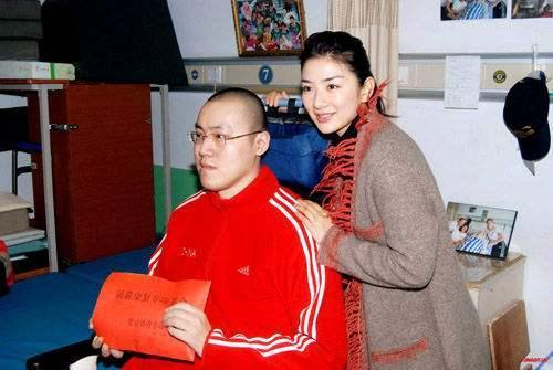 汤淼瘫痪13年,妻子已改嫁,女儿刚两岁,都由年迈父亲照顾