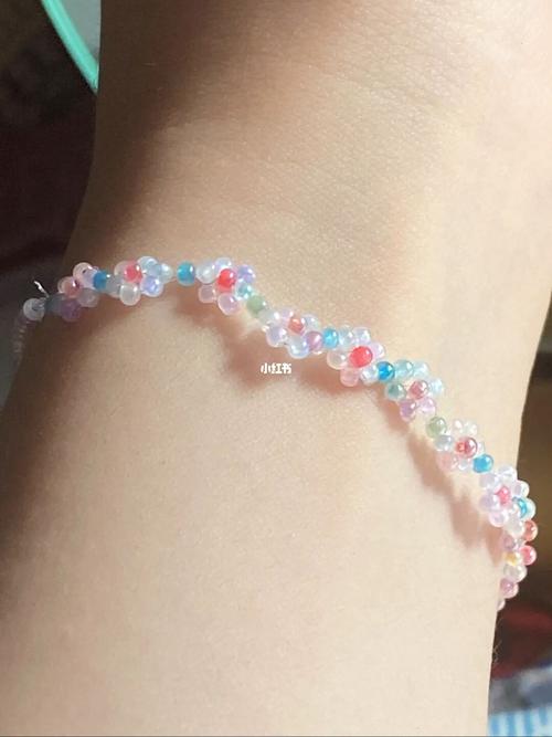 串珠|可爱的花花手链_串珠_手链_教程_芝士_兴趣爱好
