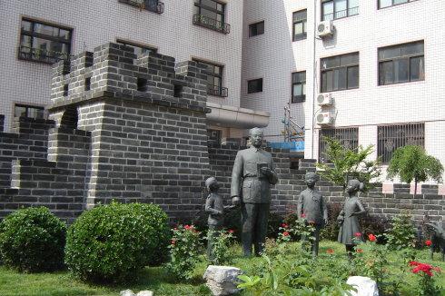 参观奋斗小学