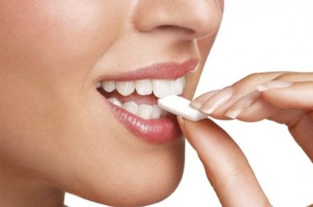 每天嚼口香糖好不好时尚双语嚼口香糖利于肠胃手术后恢复