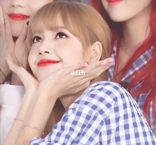 lisa微信头像_素材_头像