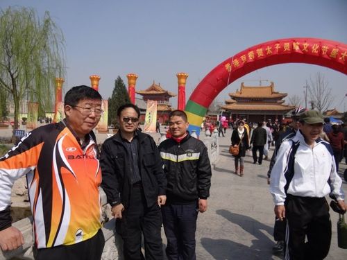 济宁远航骑友骑行走进汶上2012太子灵踪塔文化节
