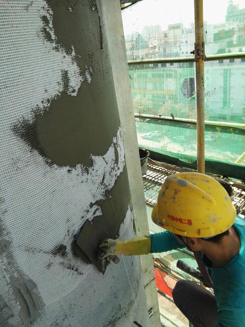 外墙面抹抗裂砂浆.