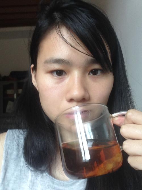 照片里的23岁的女人什么性格?