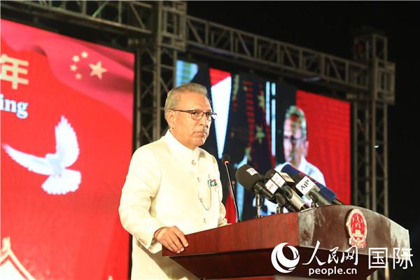 巴基斯坦总统阿尔维在招待会上致辞.人民网记者丁雪真 摄