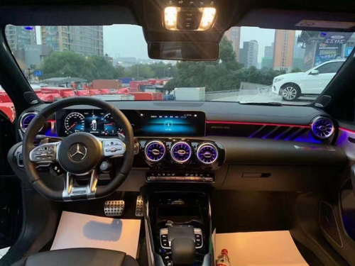 探店奔驰a35l,4.9s破百,内饰豪华夸张,但价格你能接受