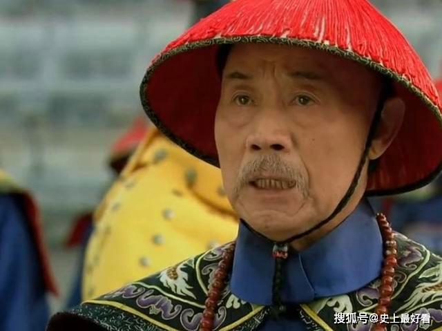 张廷玉身为三朝老臣,晚年因怕功高盖主,而不断抹黑自己