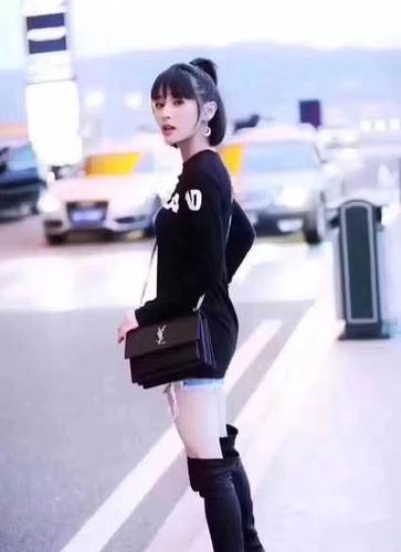 ysl圣罗兰王子文同款