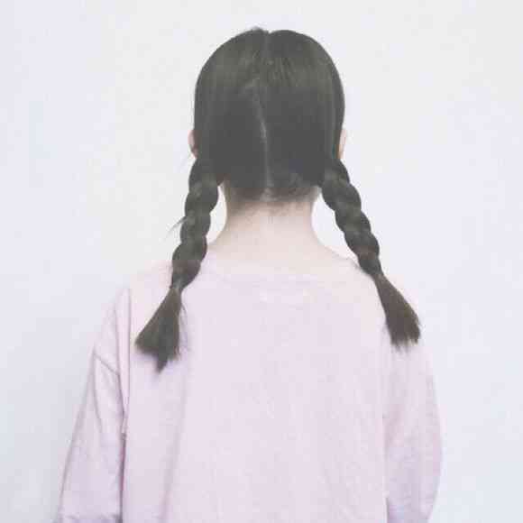 动漫短发女生背影头像