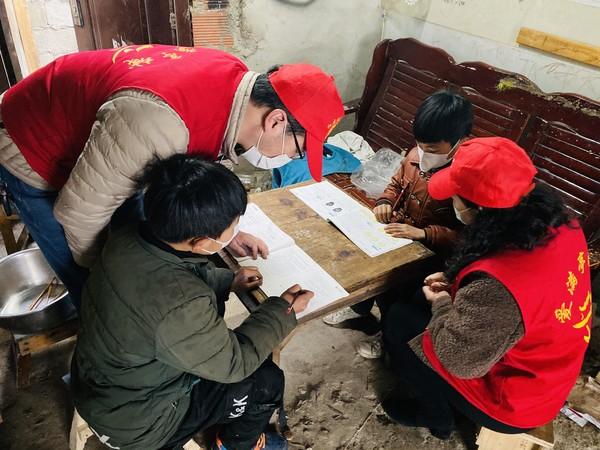 红庙社区新时代文明实践站组织志愿者开展关爱"困境儿童"志愿服务活动