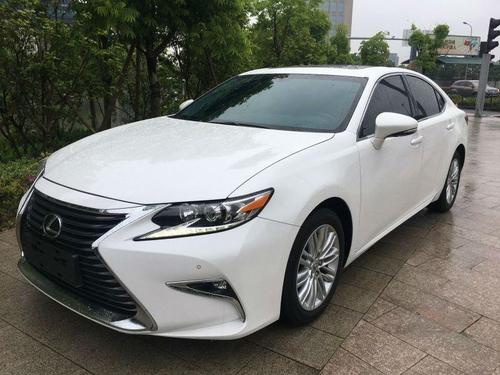 【宁波】2016年6月 雷克萨斯es200 白色 白色 手自一体