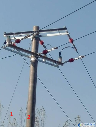 为啥4根电杆是5根拉线