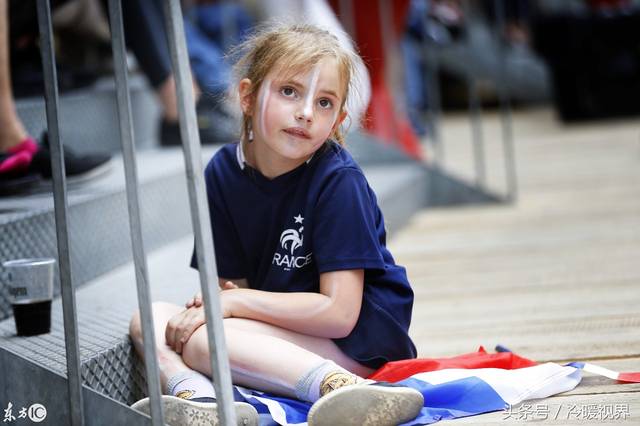 世界杯上的小球迷