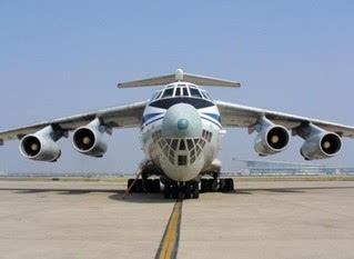 飞机自带表情包 机头现笑脸