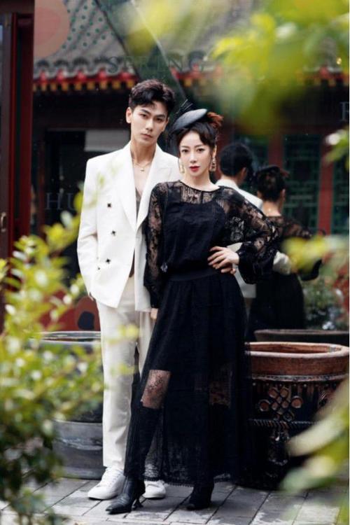 陈紫函戴向宇国风双人大片来袭 冻龄cp画面唯美眼神太