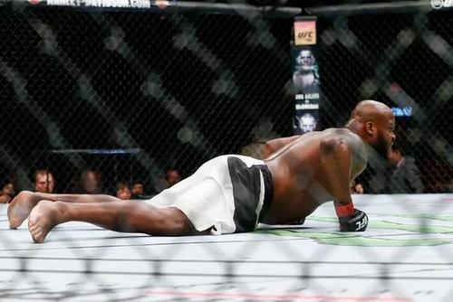 "黑色野兽"德瑞克-刘易斯将在ufc208迎战特拉维斯-布朗