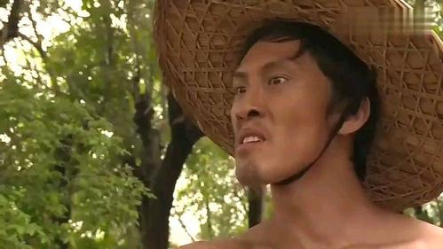 黄胶鞋,七分裤,近战法师刘海柱