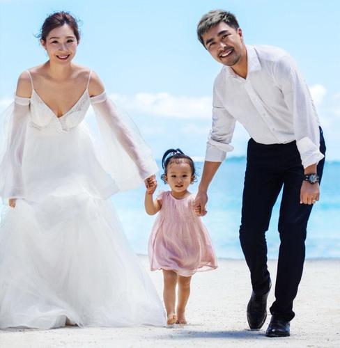 张丹张昊6年后再聚首:互不参加婚礼,他有了儿子,她有
