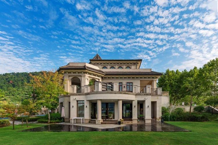 499含鱼头餐!5000㎡欧式湖景城堡,泳池草坪大公区超适合遛娃