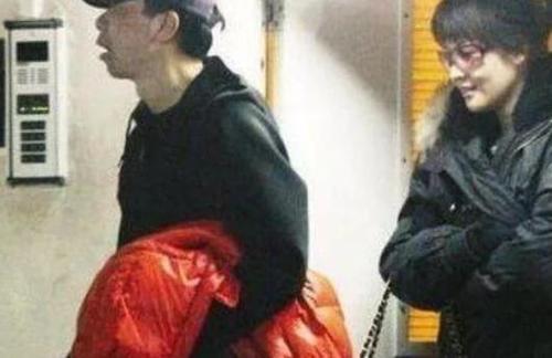 她与冯小刚夜宿8小时,花光陈红老公数千万,最终被丈夫
