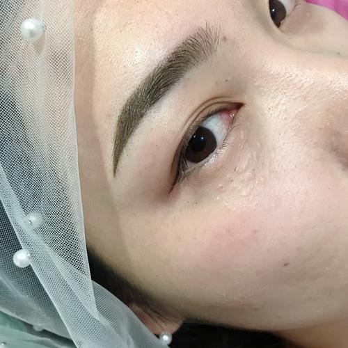 老板纹眉没得说,自然又好看,喜欢以后做眉毛就认准她们家啦,同事们