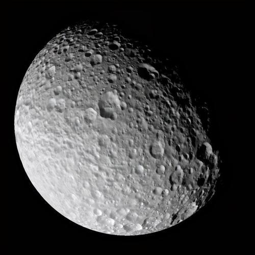 土星-位于f环之后的土卫一