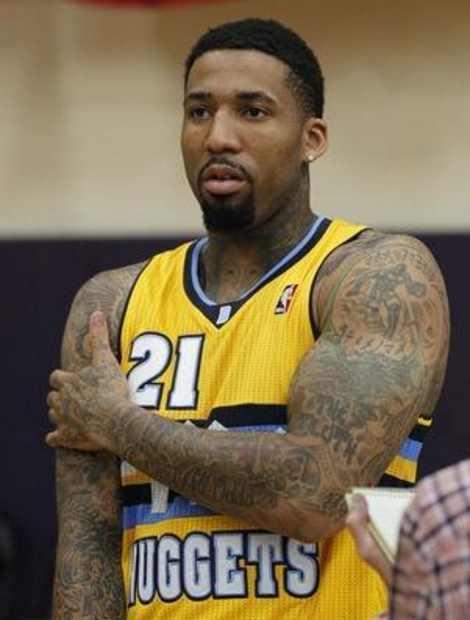 威尔森钱德勒身体劲爆 值得一提的是,威尔森钱德勒还曾短暂效力过cba.