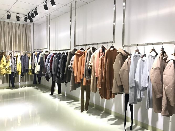 紫馨源服饰大量供应深圳知名品牌希色女装折扣 高端品牌专柜女装走份
