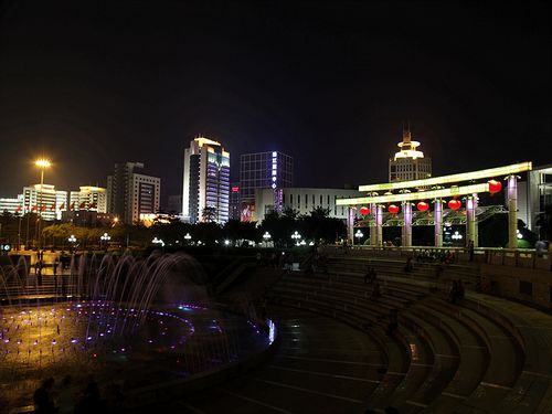 龙城广场的夜景