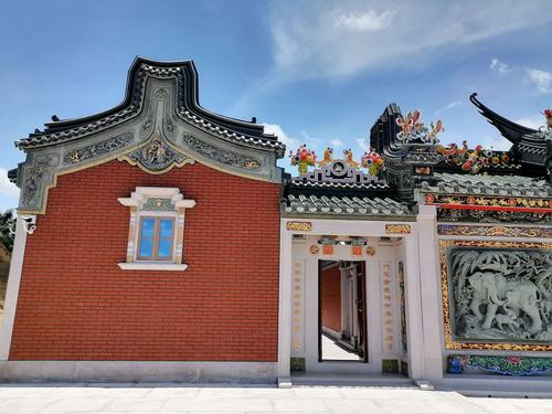 美丽乡村新貌和古朴乡风,构成了简朴村一幅靓丽的风景线