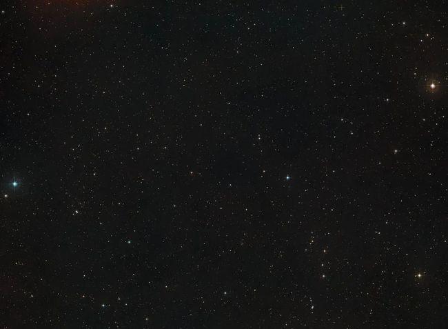 有好事者算了算,结果发现:宇宙是一杯装满星星的"拿铁