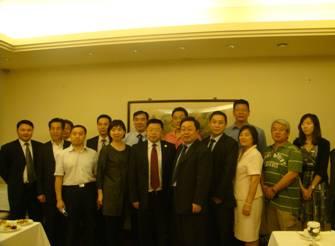 成都市副市长王忠林,蓝光地产董事长杨铿,仁和集团董事长陈立仁,互惠