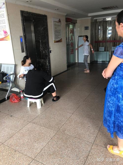 在产房外等待是什么体验?