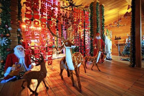 圣诞老人之家的客厅一角 (队友王磊 摄)