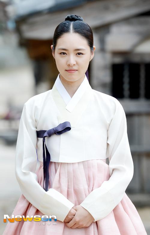 韩国女星的韩服之美