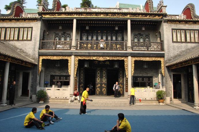 民居部分正是仿照叶问位于莲花路的大宅"桑园"所建